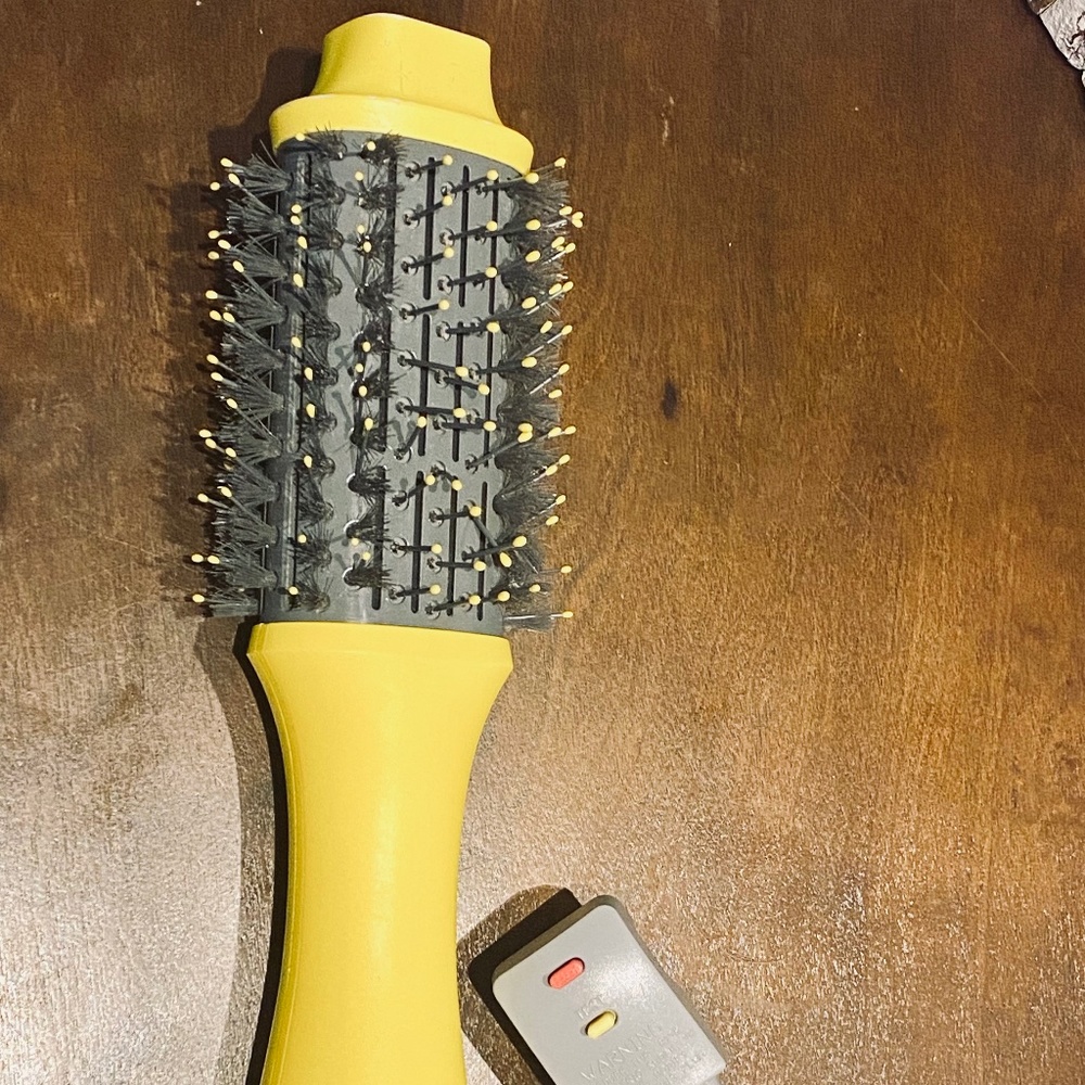 DRYBAR Blow Out Brush